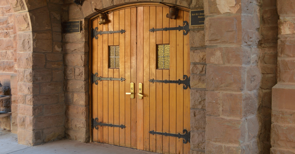 SMIS-NEWS-POST-CHAPEL-DOORS